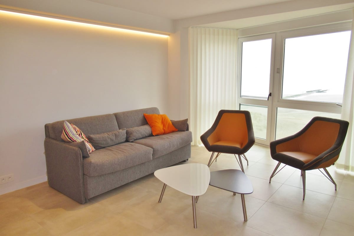 Nieuwpoort strak wit appartement - Interieurvormgeving Nathalie Parmentier